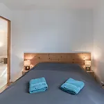 8 Pers – Pied Des Pistes à *
